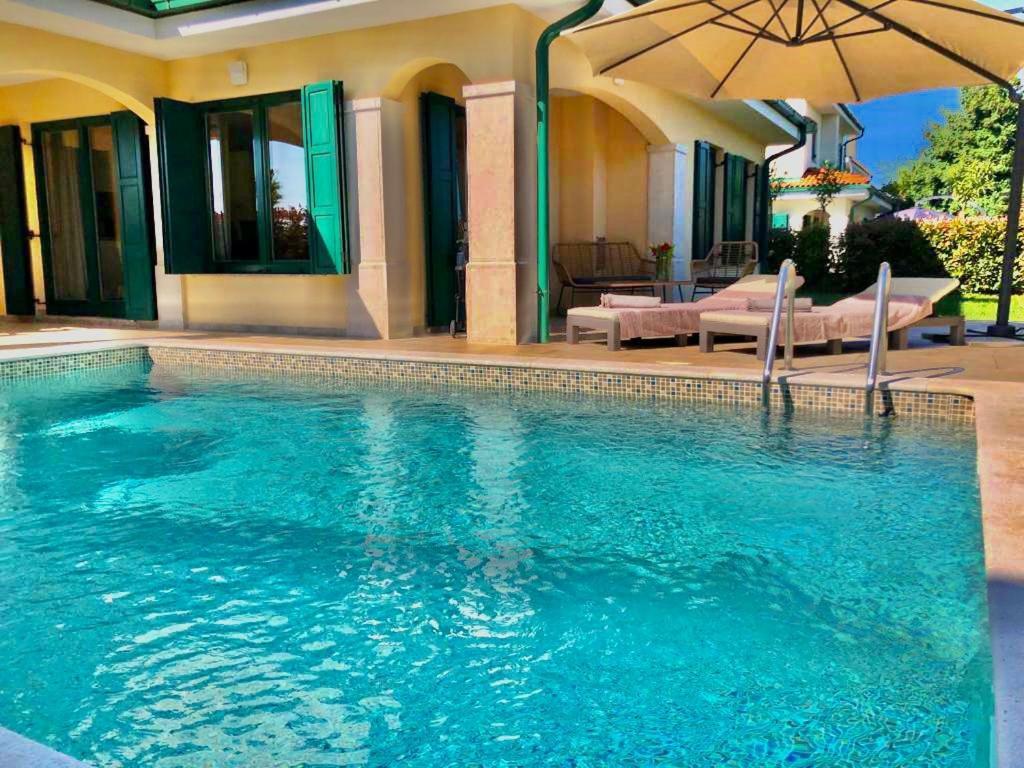Private Villa "San Servolo House" With Sea View And Private Pool 布耶 外观 照片